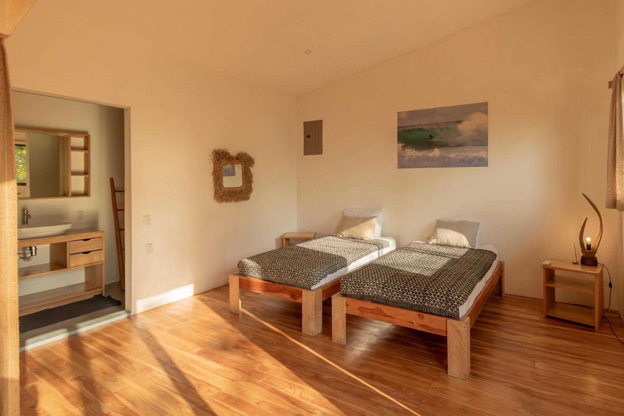La Sana Surf Hotel, New Management, Few Mn Drive To The Beach Playa Santa Teresa  Bagian luar foto
